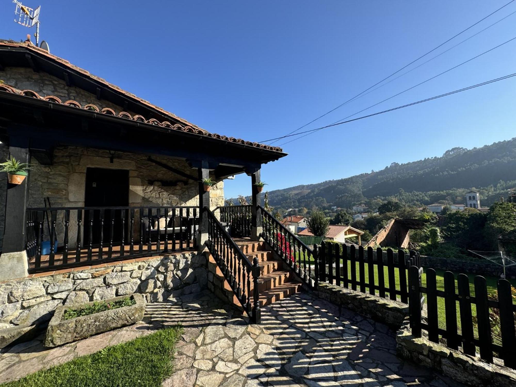 Casa Las Hortensias 2 Pendueles 라네스 외부 사진