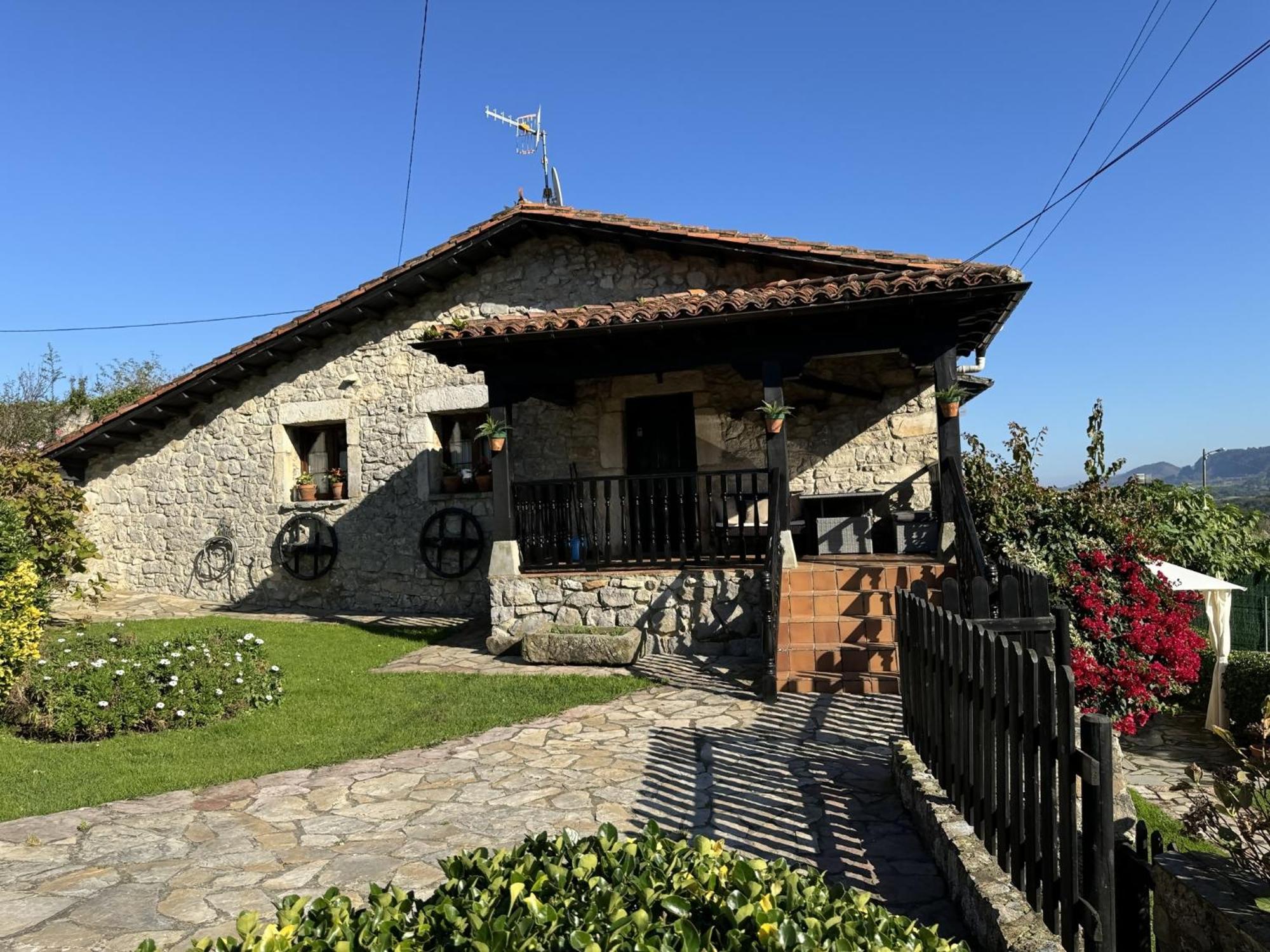 Casa Las Hortensias 2 Pendueles 라네스 외부 사진